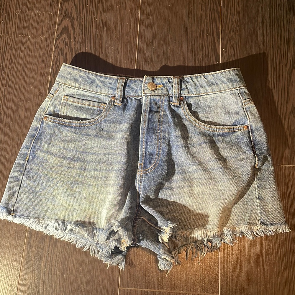 High-waisted Jean shorts